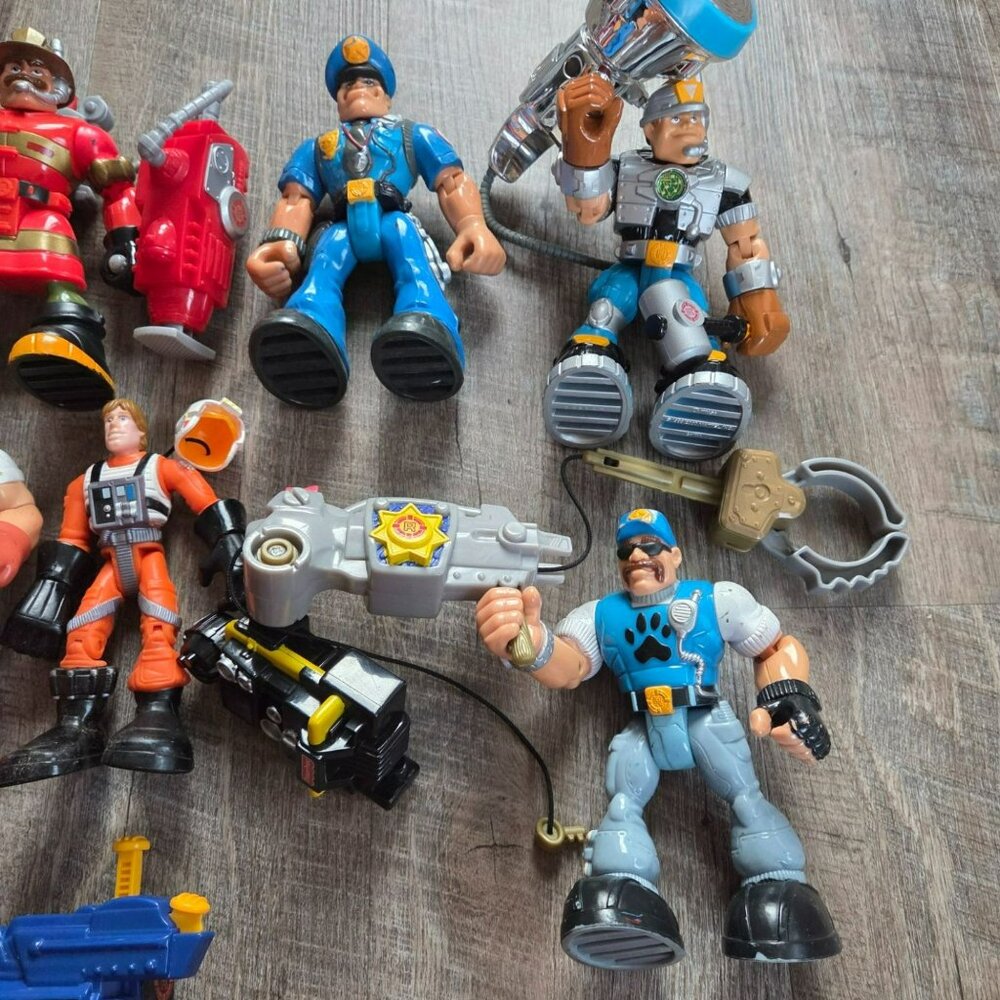 Rescue Heroes lot of 8 w/some Accessories Vintage/Action figures Fisher Price Ha - Picture 7 of 8